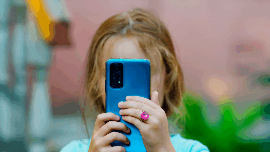 Tecnologia e bambini: linee guida, rischi e consigli concreti per i genitori