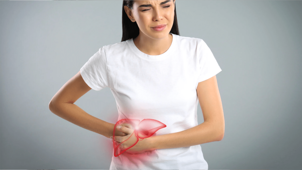 La steatosi epatica non alcolica (NAFLD) è oggi una delle condizioni più diffuse nei paesi
industrializzati. È una forma di accumulo di grasso nel fegato che non dipende dall’alcol, ma da
dieta ultraprocessata, insulino-resistenza e sedentarietà.